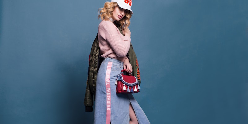 Como combinar bolsa com roupa. Foto: Pexels / EVG Kowalievska